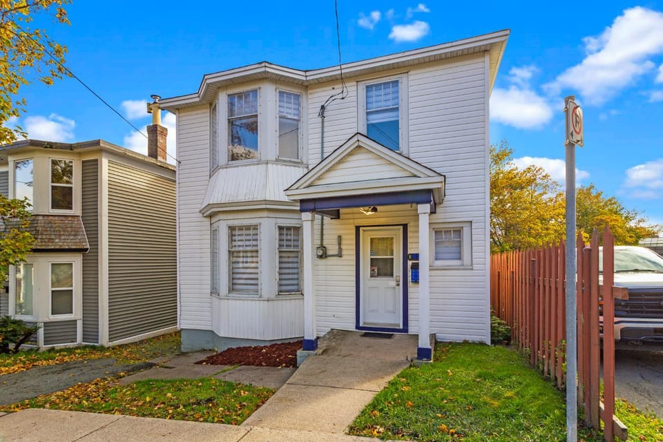1942 Boathouse Harbour Views 3 BD Parking House in St Johns