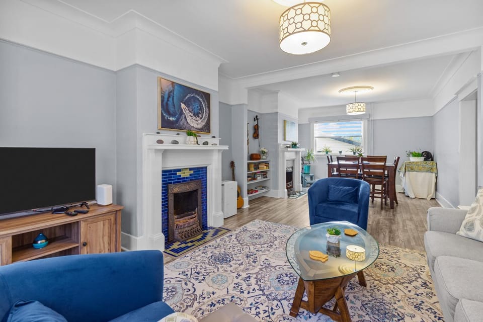 1942 Boathouse Harbour Views 3 BD Parking House in St Johns