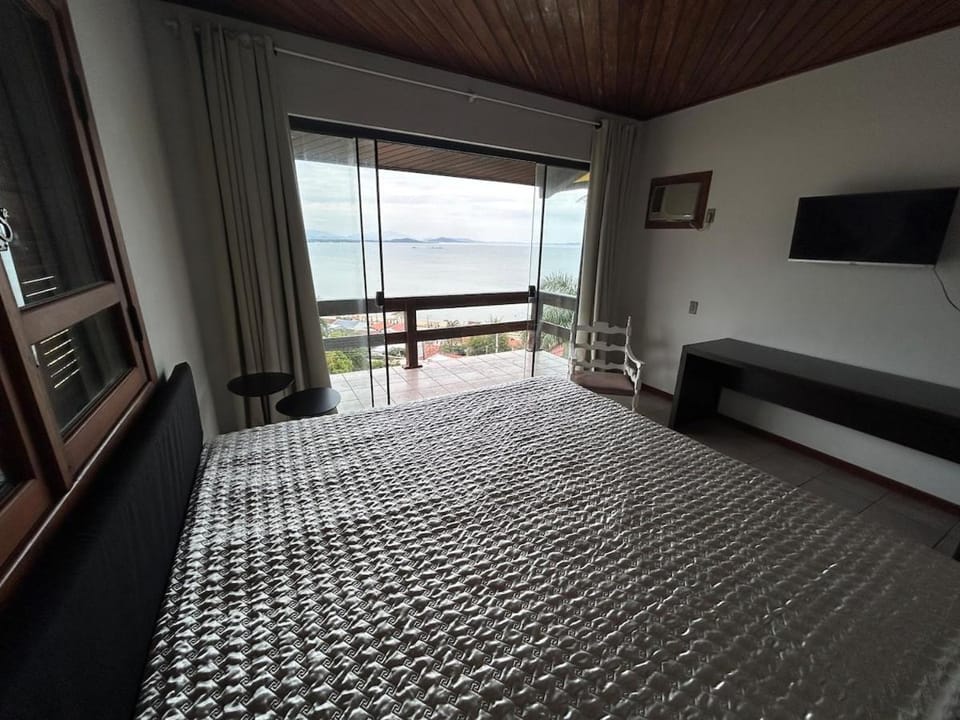 Casa completa com vista para o mar e piscina privativa House in State of Santa Catarina