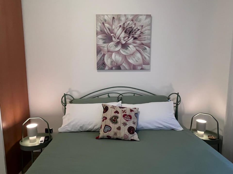 Bed, Photo of the whole room