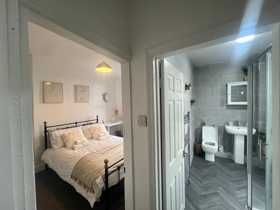 The Bluebird Rooms I Bed and Breakfast in Leeds