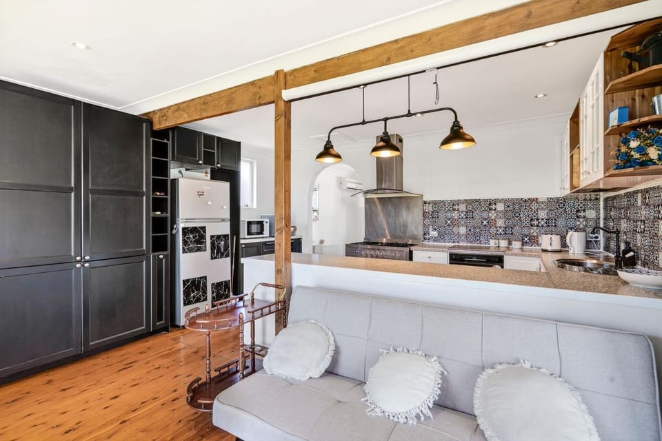 Goulburn Stay with Garden Views & Comfort House in Goulburn