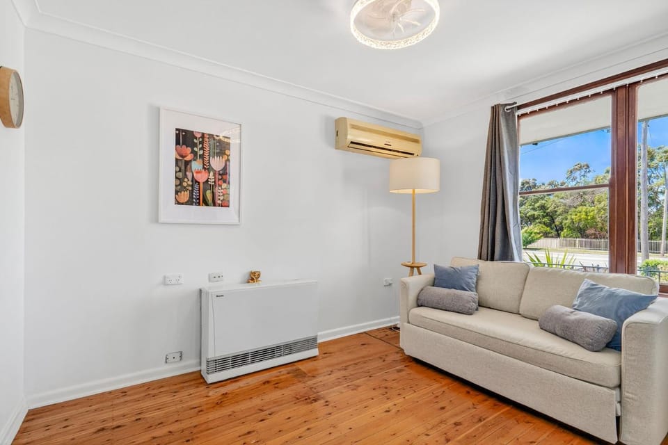 Goulburn Stay with Garden Views & Comfort House in Goulburn