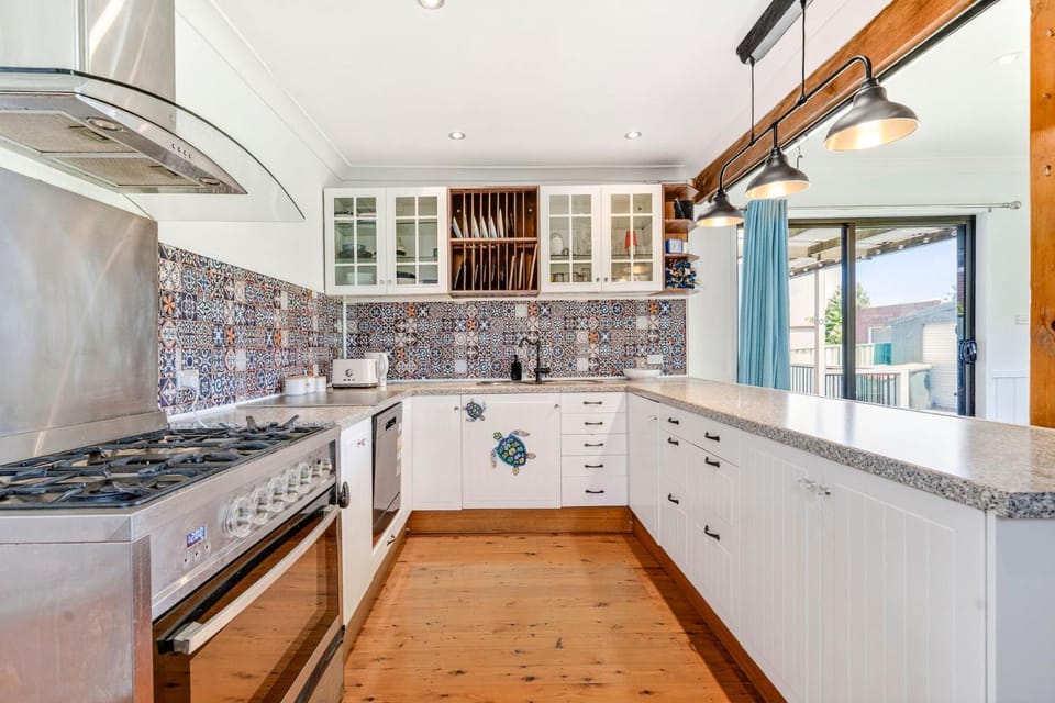 Goulburn Stay with Garden Views & Comfort House in Goulburn