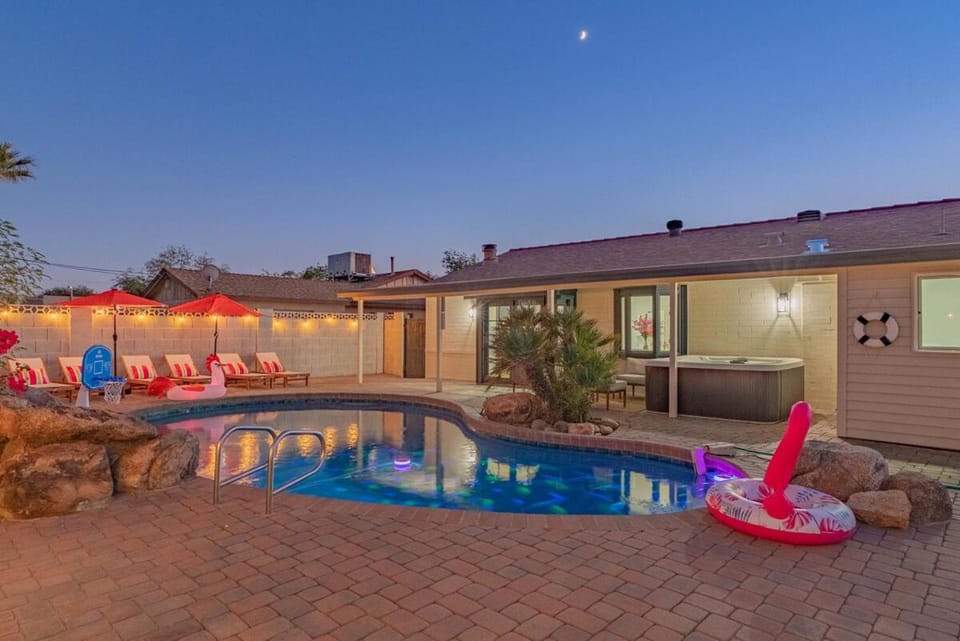 Ella Oasis Heated Pool Hot Tub Near Old Town House in Tempe