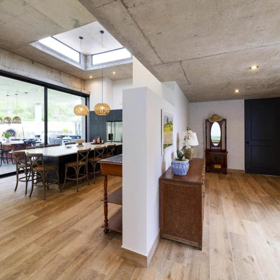 Kitchen or kitchenette, Living room, Dining area