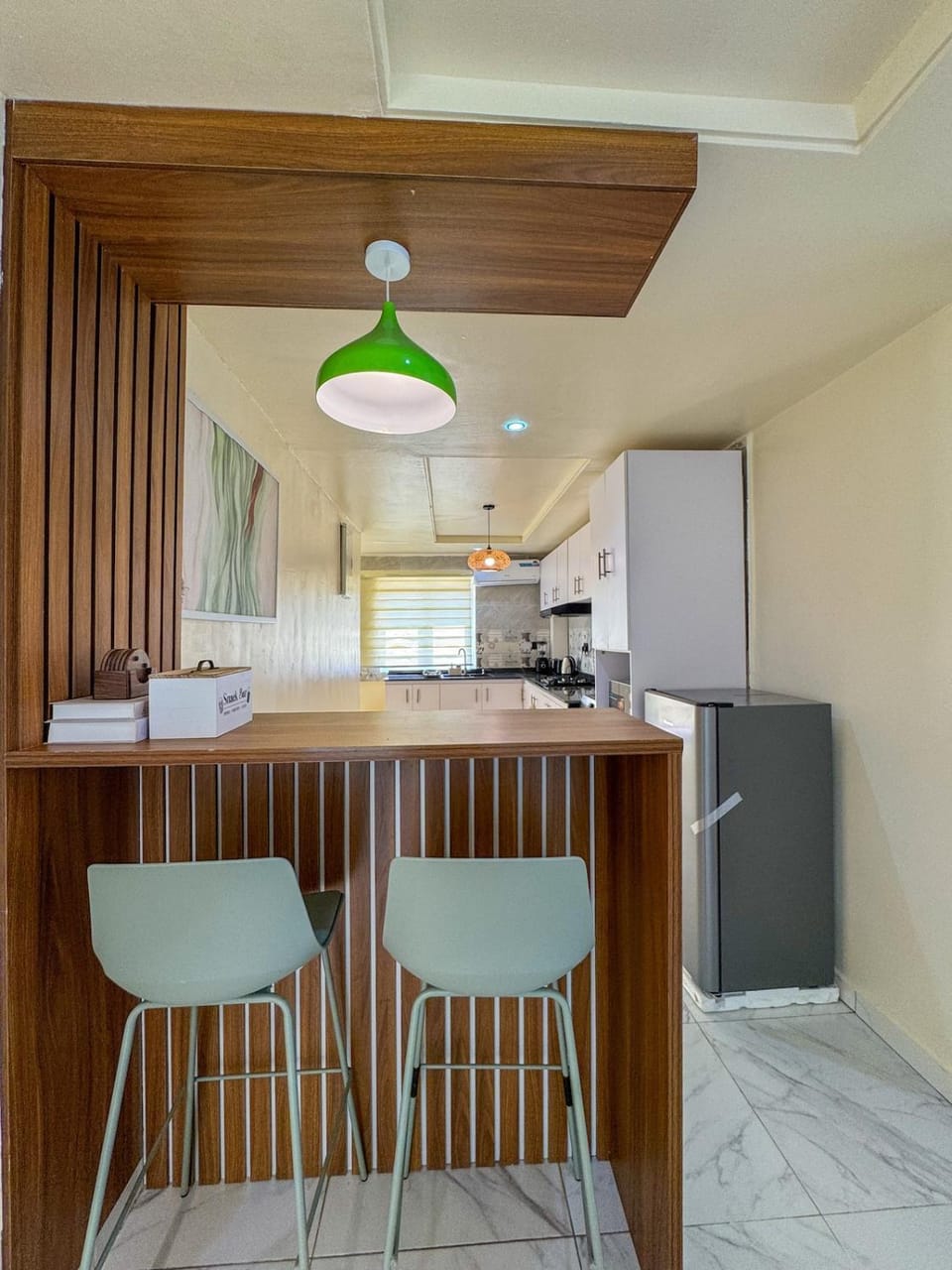 Kitchen or kitchenette, Dining area