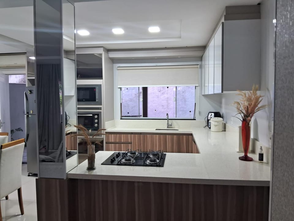 Casa com piscina, suite com hidro em Blumenau Villa in Blumenau