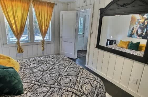 Luxury Island Bungalow MINS to Beach & UF Flagler Hospital Apartment in Saint Augustine