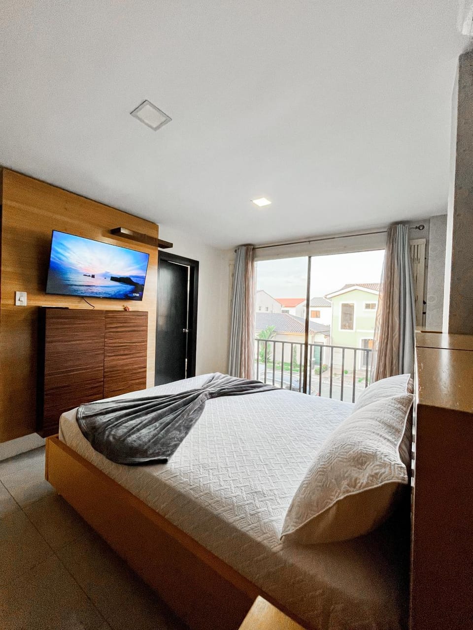 Communal lounge/ TV room, Bed, TV and multimedia, Photo of the whole room, Evening entertainment, Bedroom