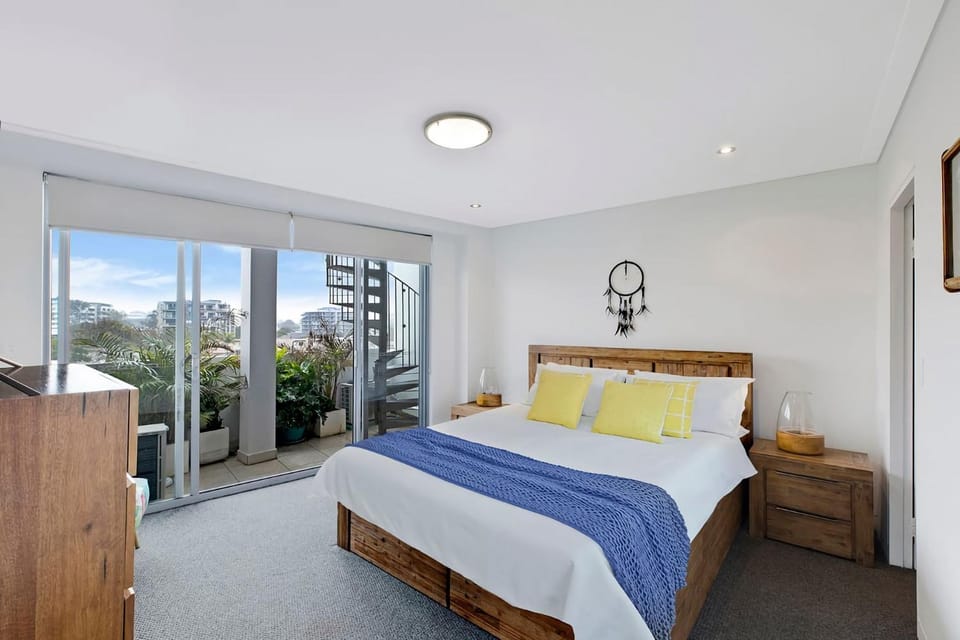 Sunset Rooftop BBQs Pool Stylish Stay in The Entrance Apartment in The Entrance