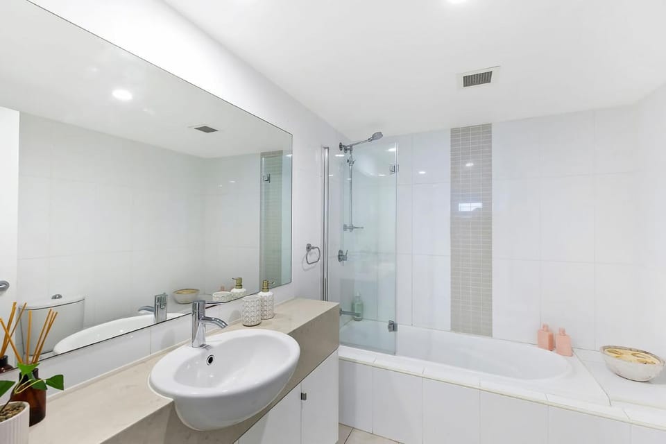 Sunset Rooftop BBQs Pool Stylish Stay in The Entrance Apartment in The Entrance