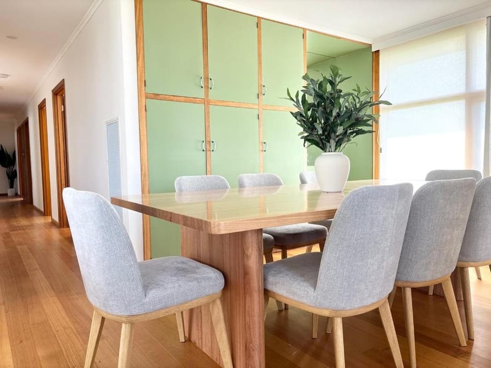 Simple Comfort: Bridport Retreat House in Bridport
