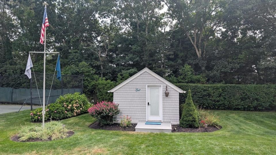Property building, Garden view