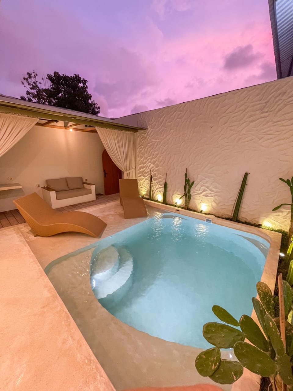 Seating area, Swimming pool