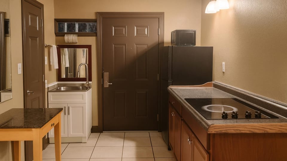 Gated - 2 Double Bed Studio with Full Kitchen 110 Apartment in Baton Rouge
