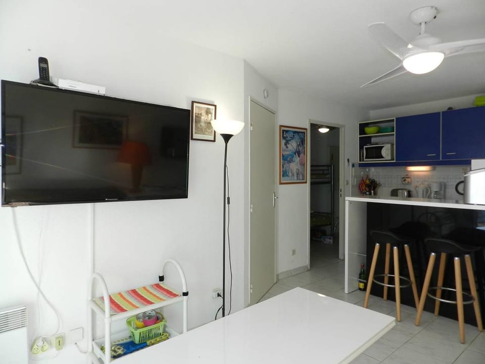 Appartement 2 pièces avec piscine et parking, Le Lavandou - FR-1-251-889 Apartment in Le Lavandou