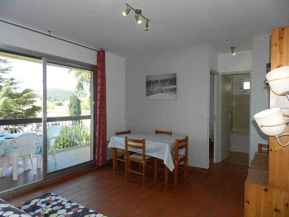 Appartement 2 pièces avec terrasse et parking au Lavandou - FR-1-251-894 Apartment in Le Lavandou