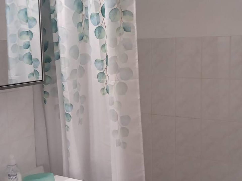 Studio lumineux avec balcon, vue montagne, 25m² - FR-1-573-147 Apartment in Haute-Savoie