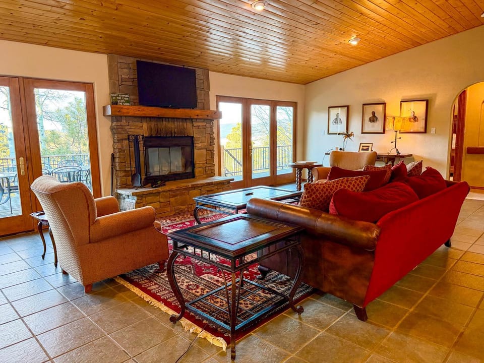 TV and multimedia, View (from property/room), Balcony/Terrace, Living room, Seating area, fireplace