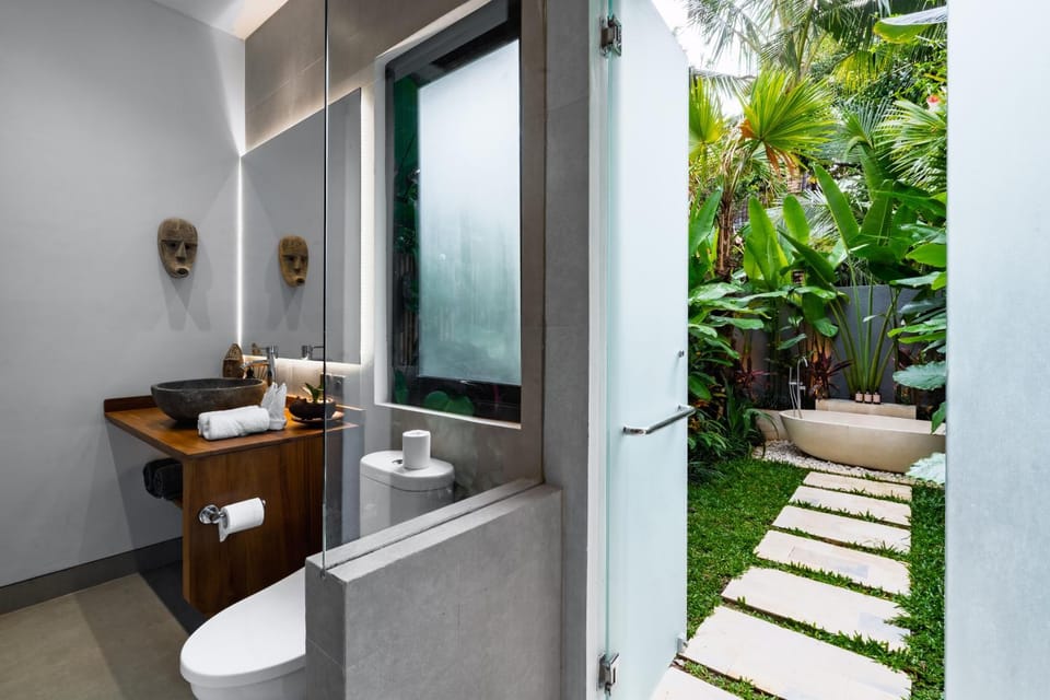 Toilet, Natural landscape, Bathroom, Garden view