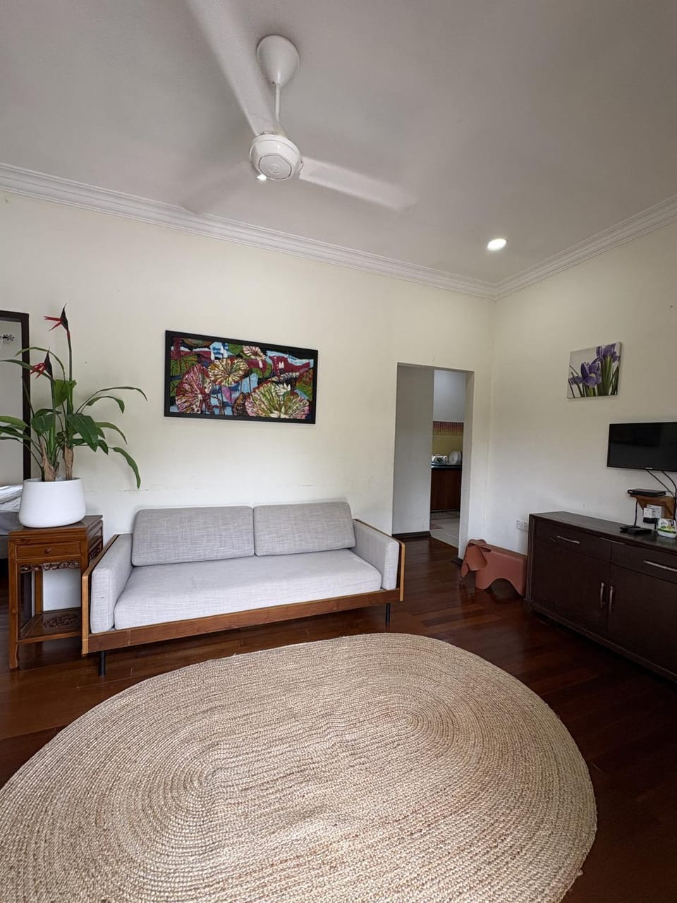 Communal lounge/ TV room