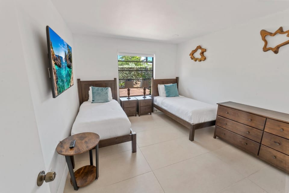 Villa Aqua Haven Villa in North Bay Village