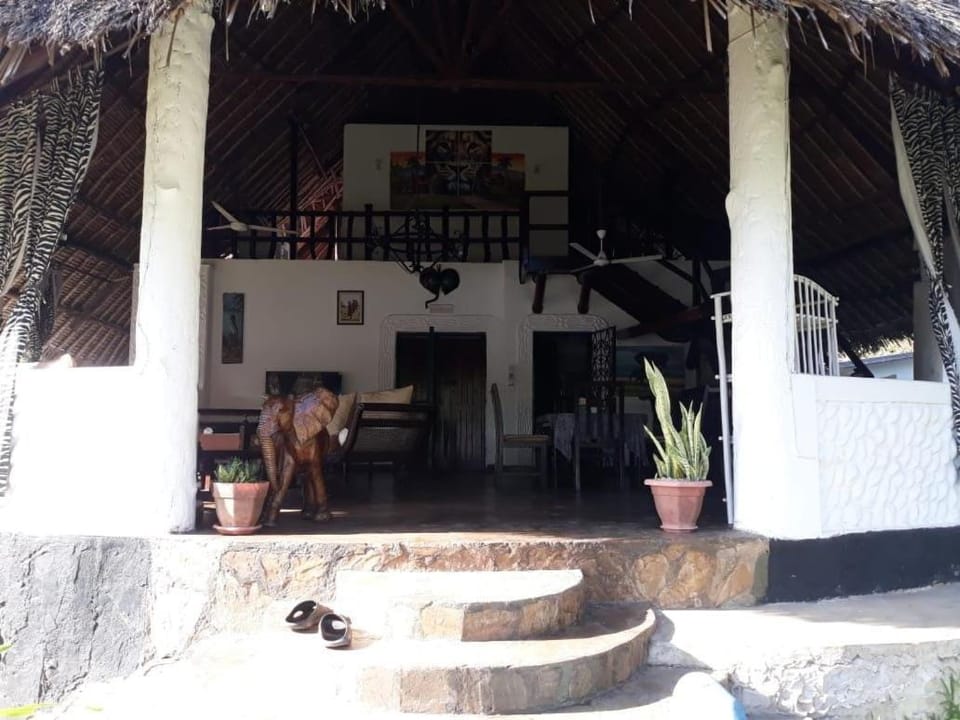 Artistic Dreamsace 4Br Villa Near Diani Beach Villa in Diani Beach