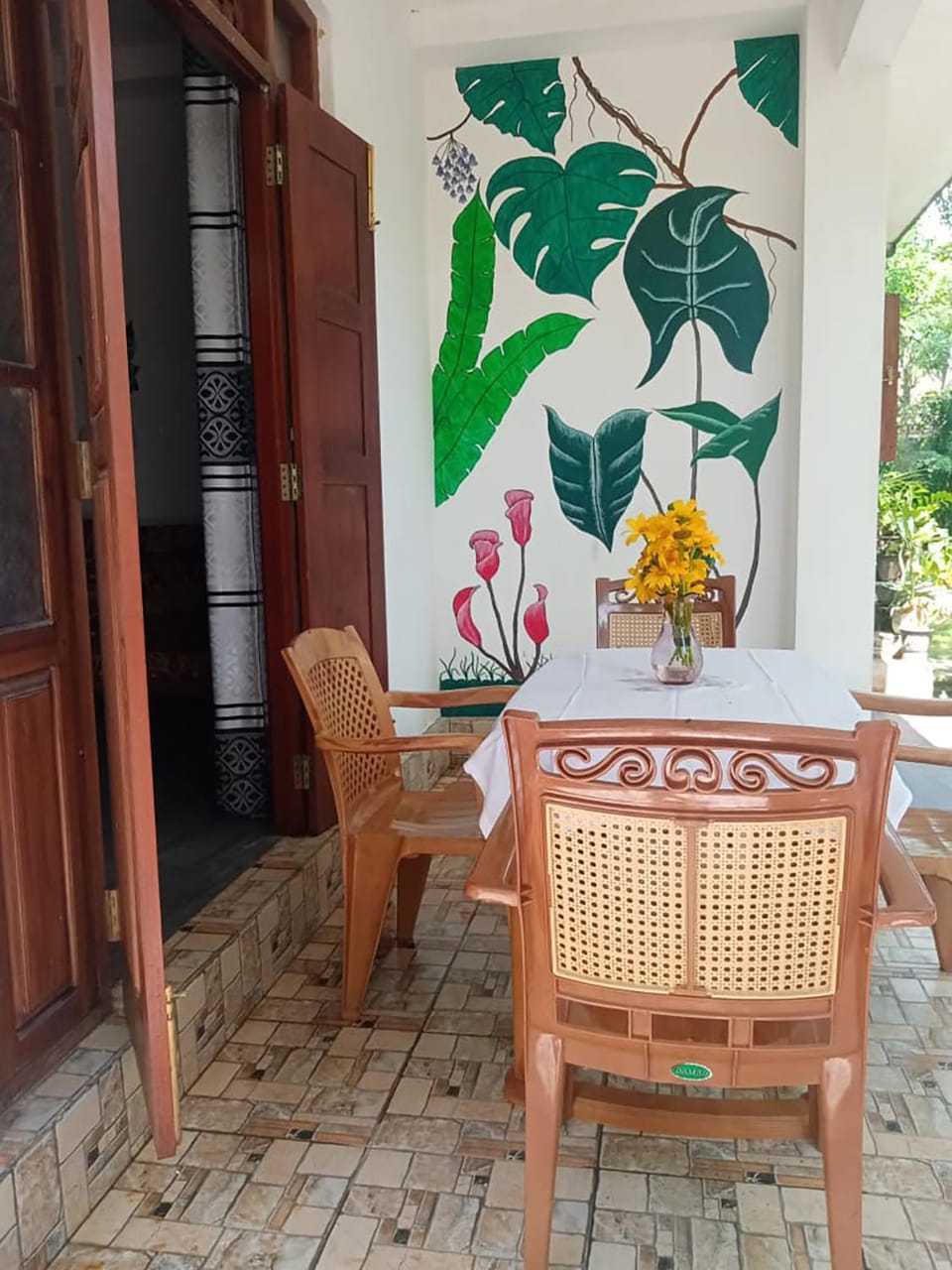 Day, Seating area, Dining area