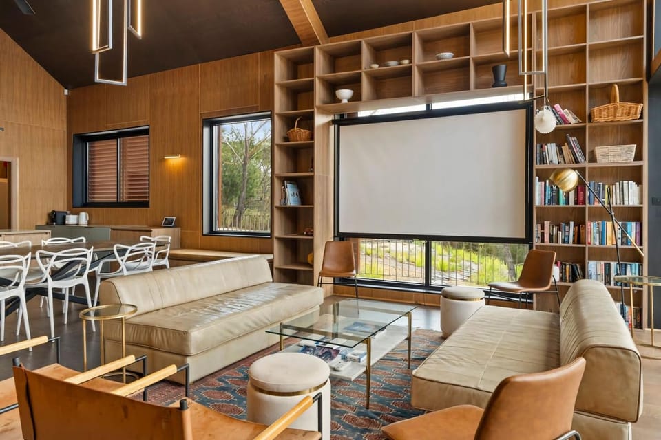 Sandbox House - An Architectural Mountain Retreat House in Wentworth Falls