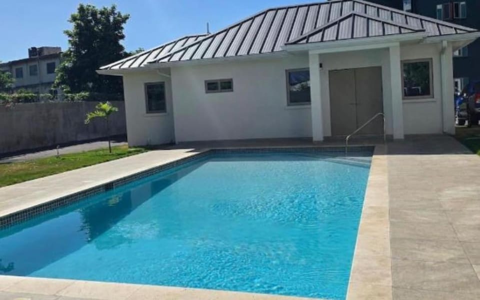 Luxe Royal 1BR at the Vineyards w Pool & WiFi Apartment in Kingston