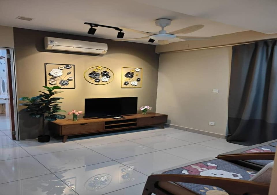 TV and multimedia, Living room, Seating area, air conditioner