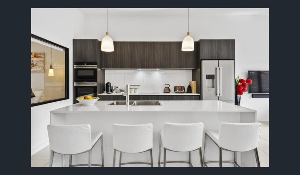 The Marina Penthouse Bellerive Quay Apartment in Bellerive