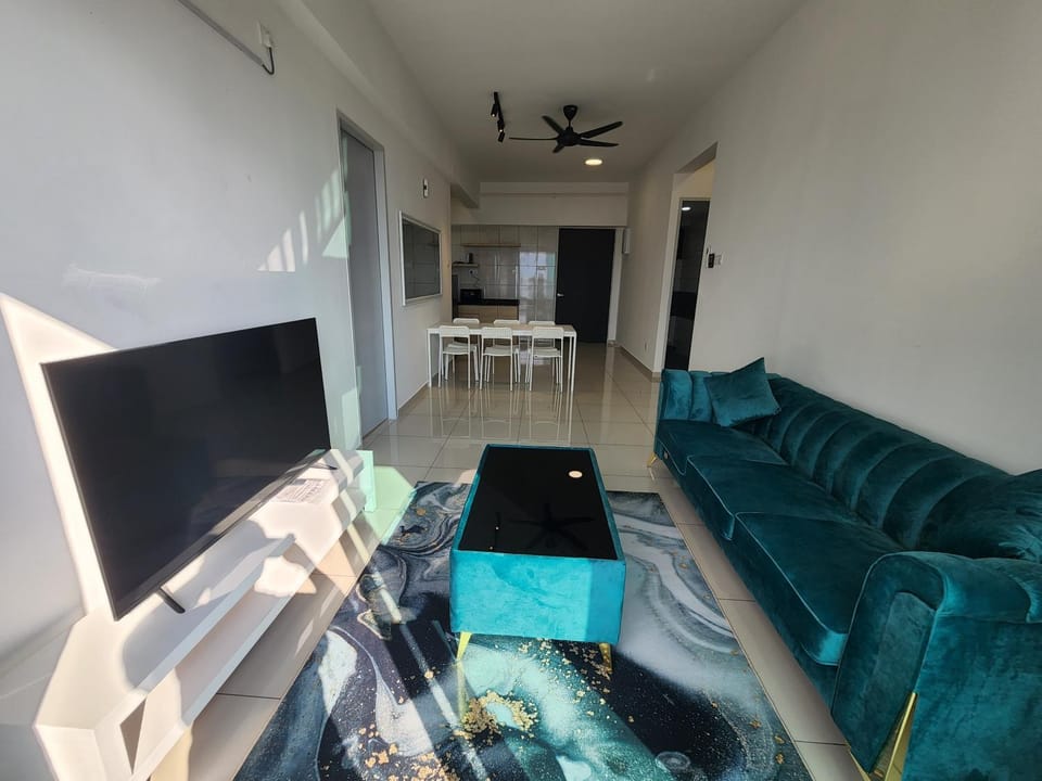 Communal lounge/ TV room, TV and multimedia, Living room, Evening entertainment