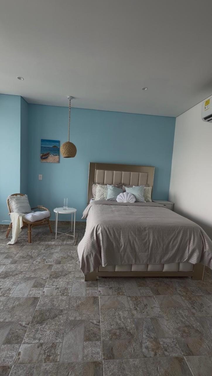 Bed, Living room, Photo of the whole room