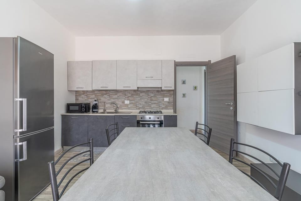 Property building, Kitchen or kitchenette, Living room