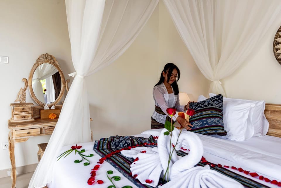 Bed, People, Photo of the whole room, Bedroom