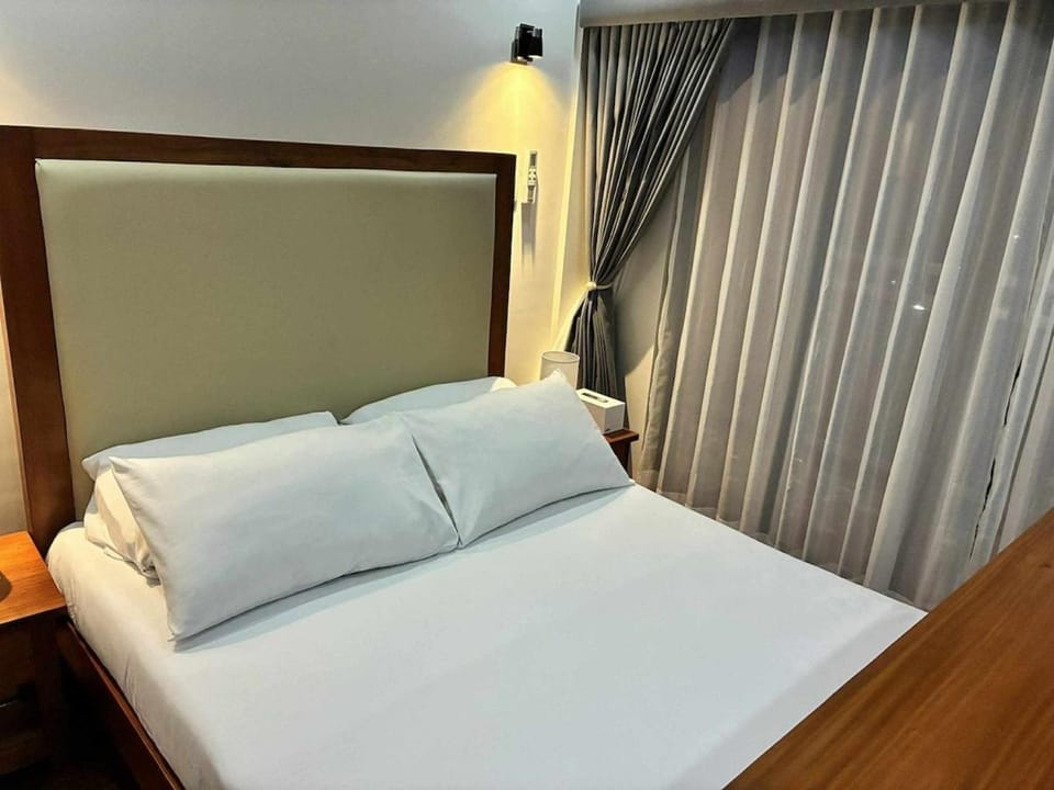 Palm Tree Lodge House in Nasugbu