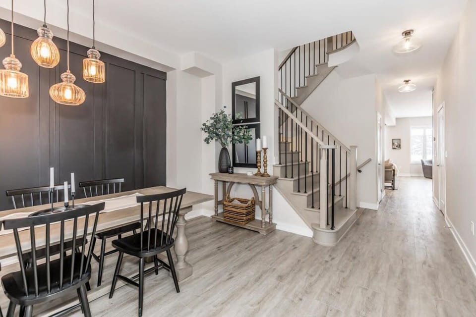 Indigo Peaks Steps to Village Shuttle Access House in Grey Highlands