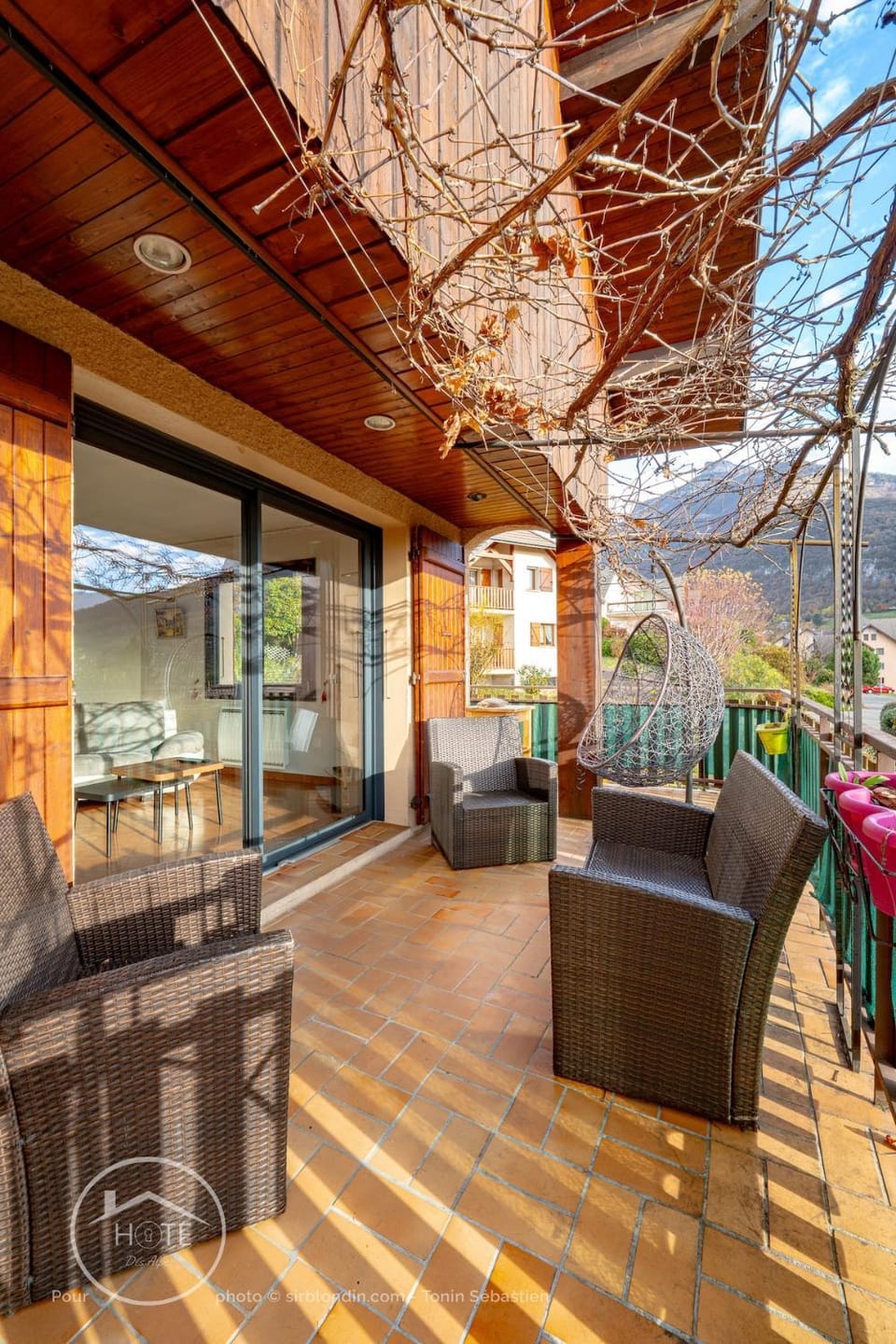 Patio, Mountain view