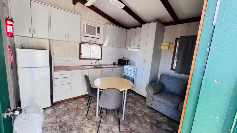 Griffith Tourist Caravan park Campground/ 
RV Resort in Griffith