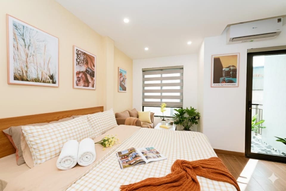 Bed, Living room, Photo of the whole room, Bedroom