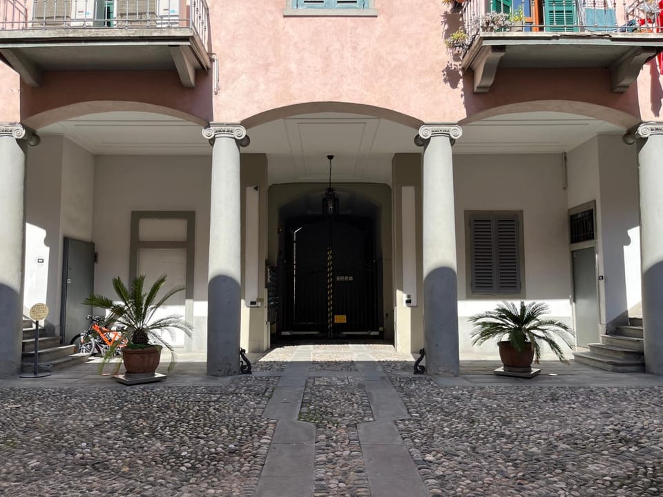 Property building, Facade/entrance