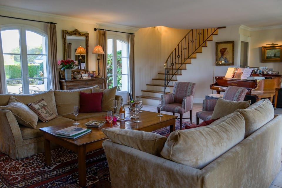 Communal lounge/ TV room, Living room