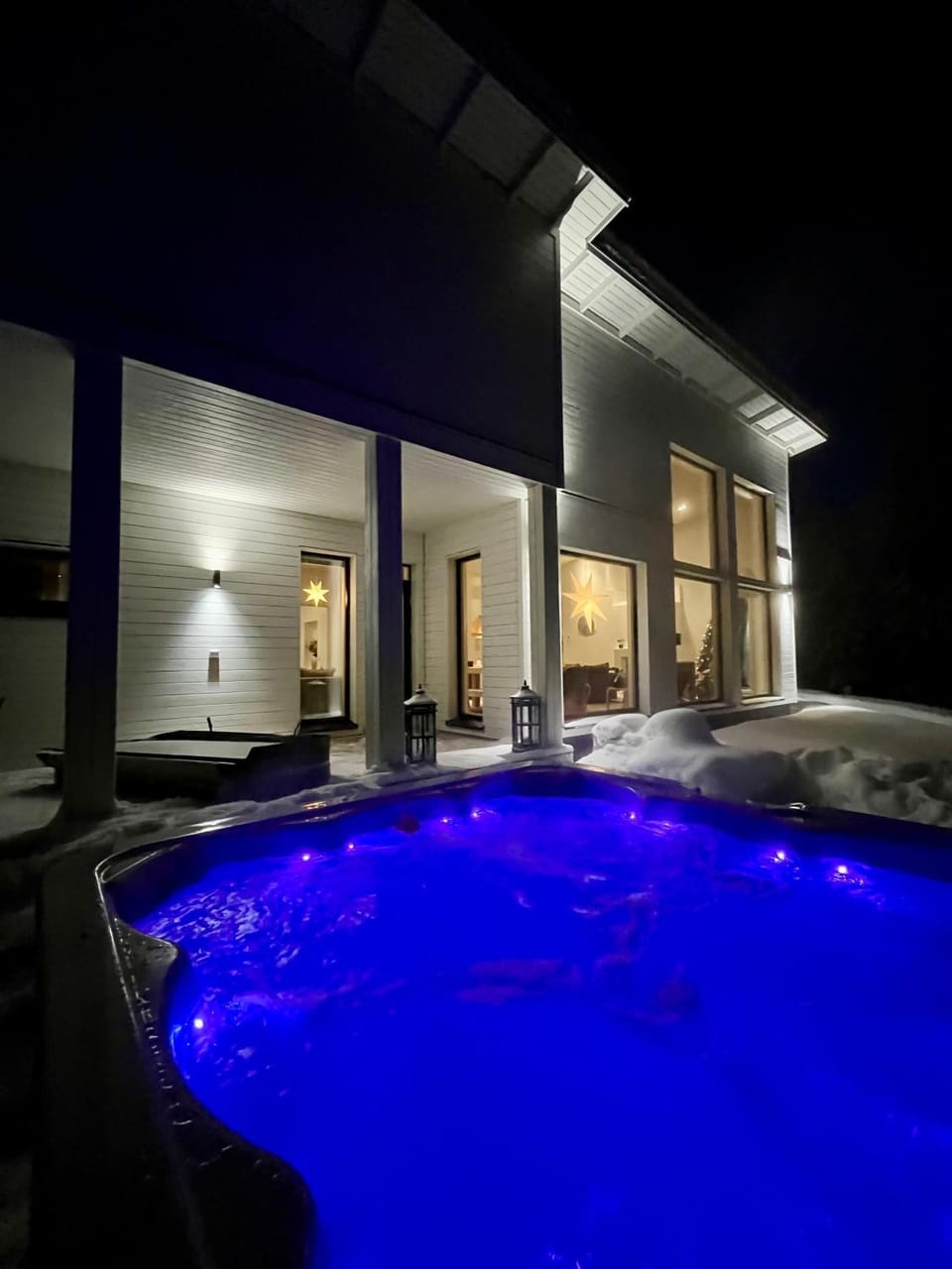 Villa Lumossa - Lakeside Luxury with unique privacy Villa in Rovaniemi