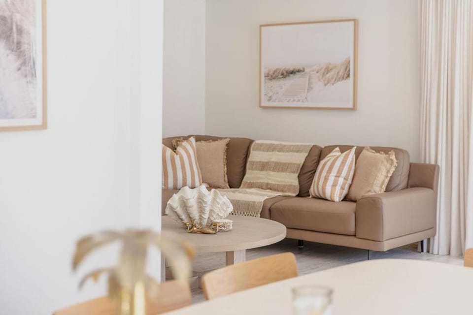 Coastal Waters - Spa, Sleeps 8, Newly Renovated House in Ocean Grove