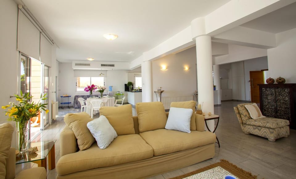 Meneou Beachfront Villa Sunset House in Larnaca