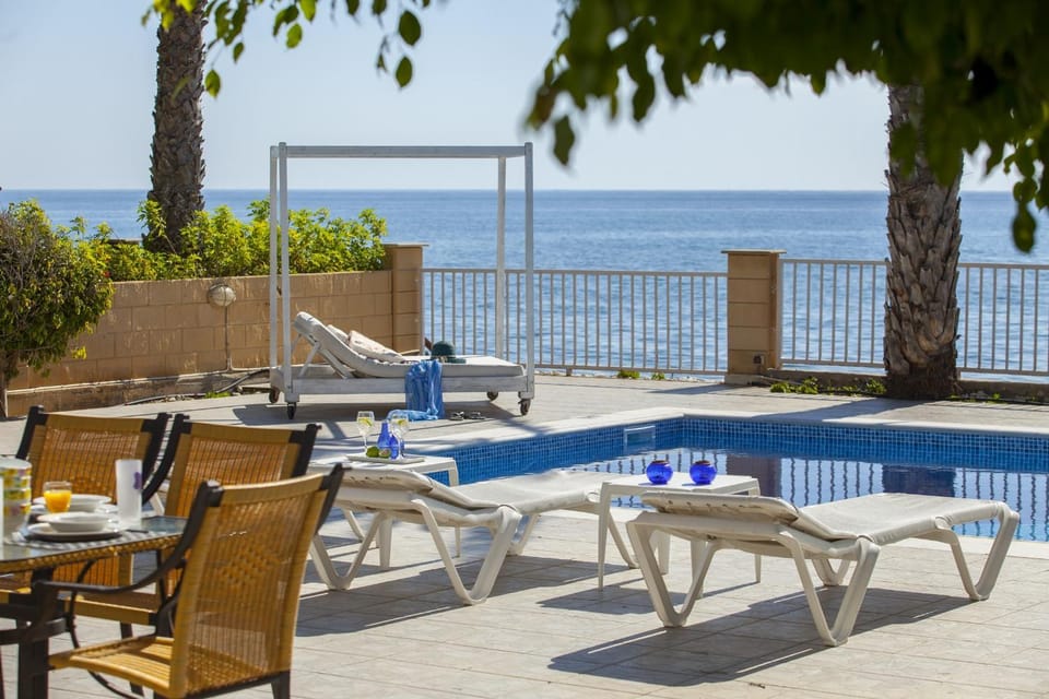 Meneou Beachfront Villa Sunset House in Larnaca