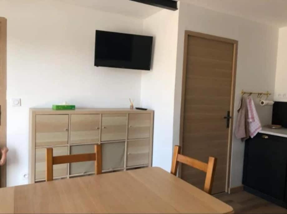 TV and multimedia, Dining area