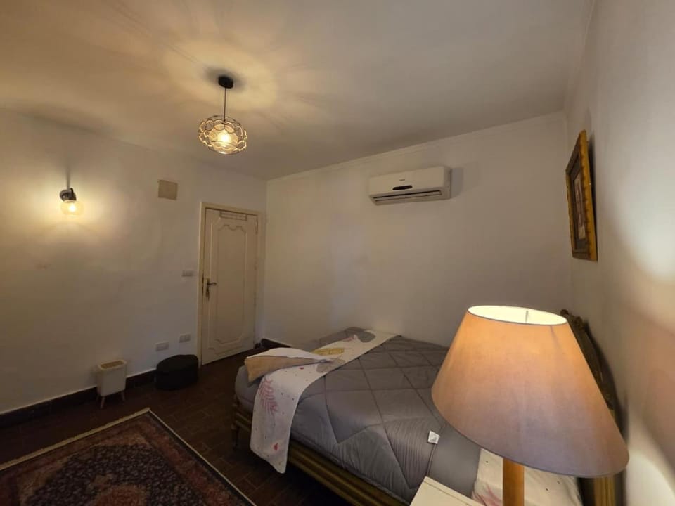 Photo of the whole room, Bedroom, air conditioner